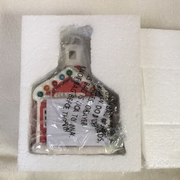 Little Red Schoolhouse LED Christmas is Forever Village Lights Up - Picture 4 of 16